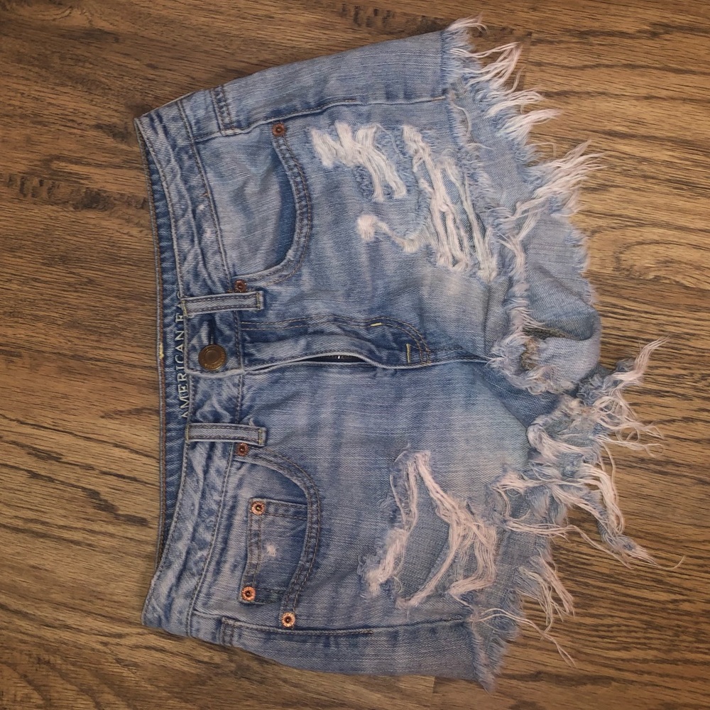 AMERCIAN EAGLE LIGHT WASH SHORTS